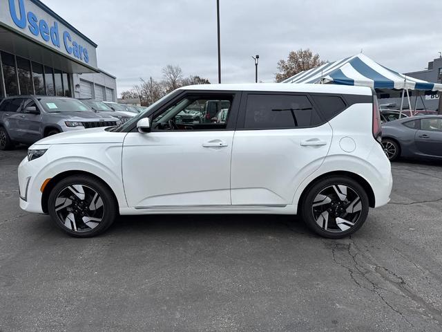 Photo of 2023 White Kia Soul