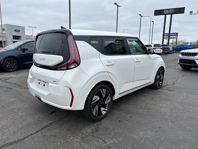Photo of 2023 White Kia Soul