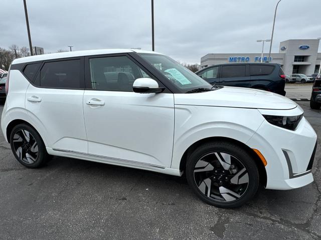Photo of 2023 White Kia Soul