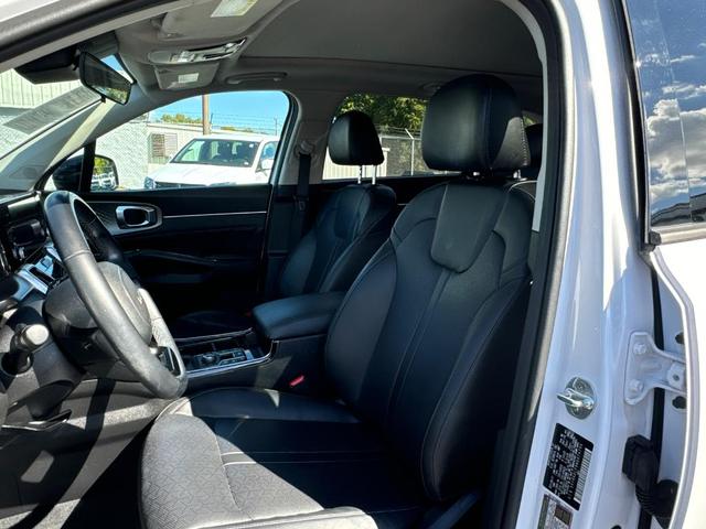 Photo of 2022 White Kia Sorento