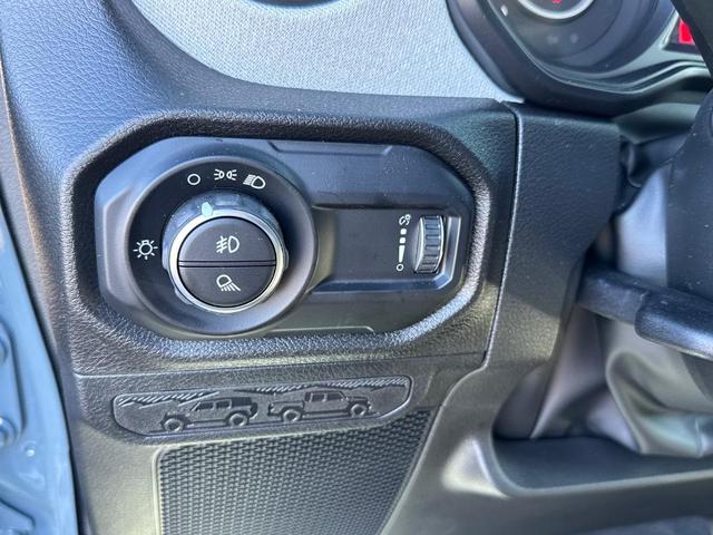 Photo of 2025 Anvil Clearcoat Jeep Gladiator