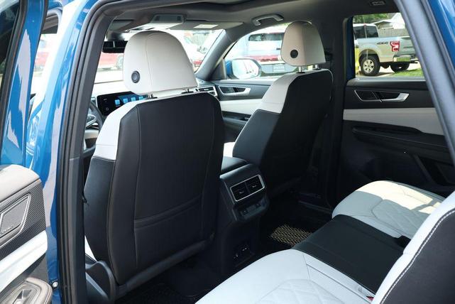 Photo of 2025 Kingfisher Blue Metallic Volkswagen Atlas Cross Sport