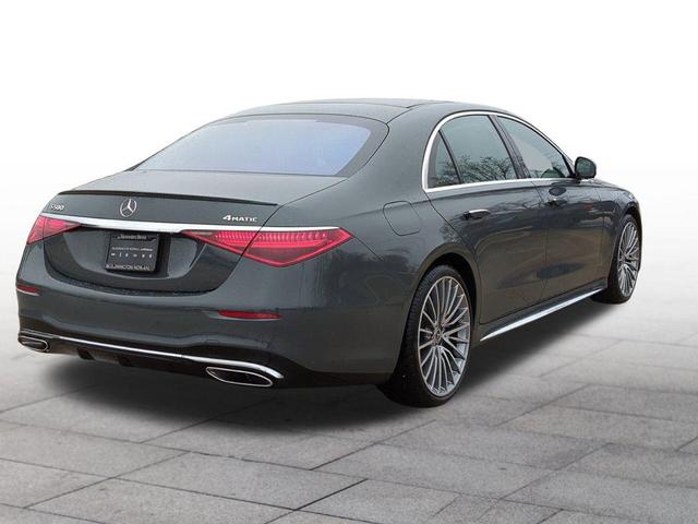 Photo of 2024 MANUFAKTUR Signature Graphite Gray Solid Mercedes-Benz S-Class