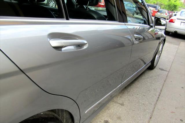 Photo of 2011 Gray Mercedes-Benz C-Class