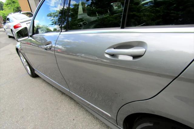 Photo of 2011 Gray Mercedes-Benz C-Class