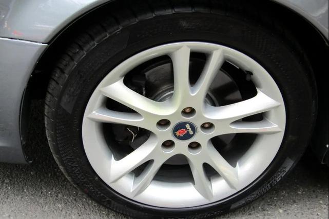Photo of 2007 Gray Saab 9-5