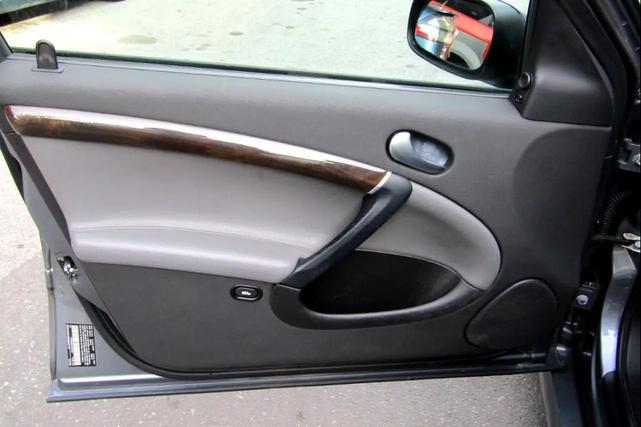 Photo of 2007 Gray Saab 9-5