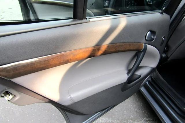 Photo of 2007 Gray Saab 9-5