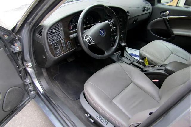 Photo of 2007 Gray Saab 9-5