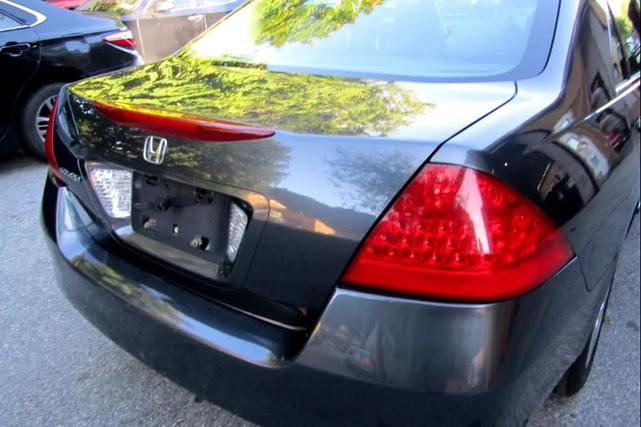 Photo of 2007 Gray Honda Accord