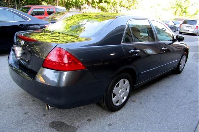Photo of 2007 Gray Honda Accord