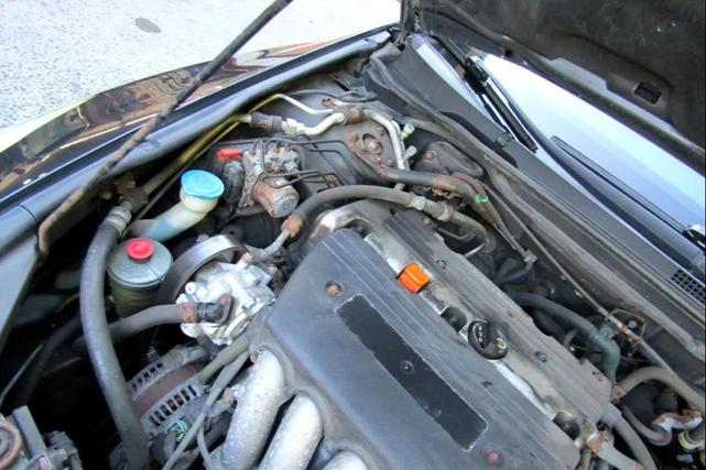 Photo of 2007 Gray Honda Accord