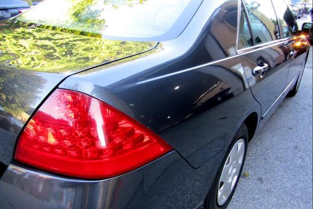 Photo of 2007 Gray Honda Accord