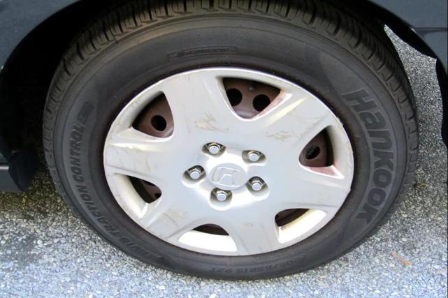 Photo of 2007 Gray Honda Accord