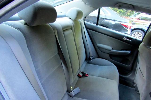 Photo of 2007 Gray Honda Accord