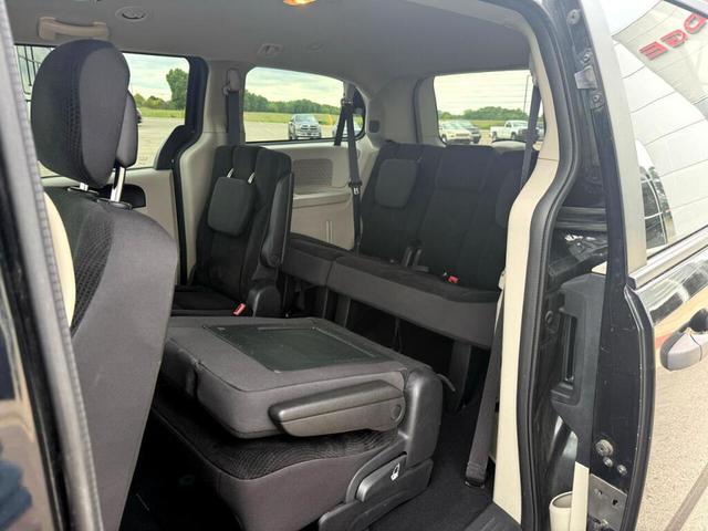 Photo of 2019 Black Dodge Grand Caravan