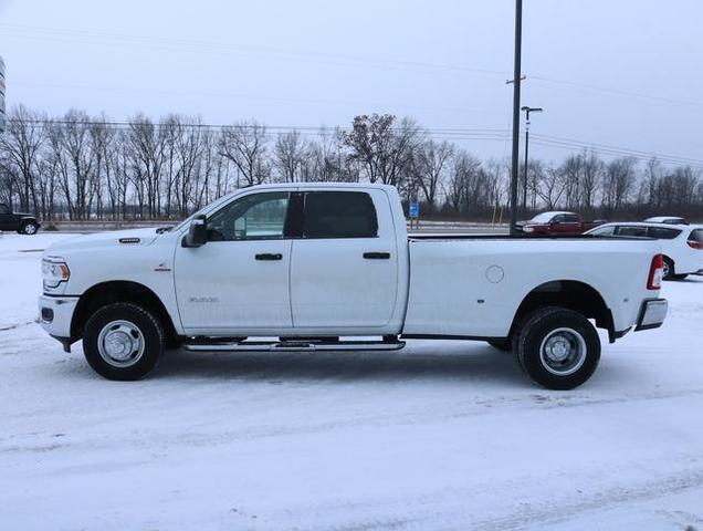 Photo of 2023 White RAM 3500