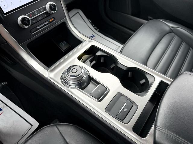 Photo of 2024 White Ford Edge