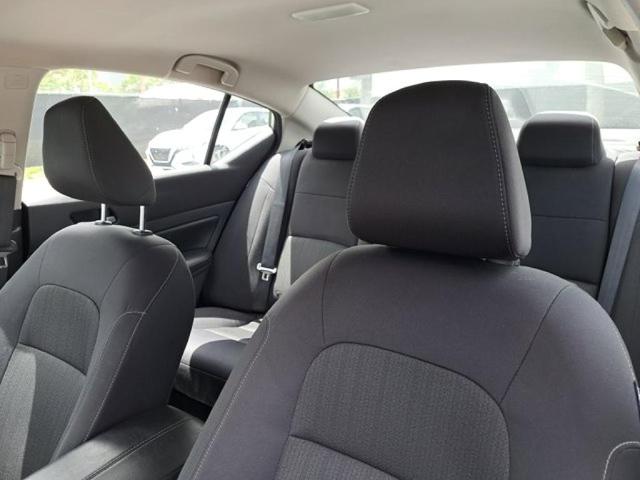 Photo of 2022 Silver Nissan Altima