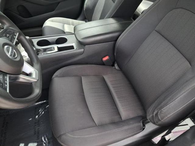 Photo of 2022 Silver Nissan Altima
