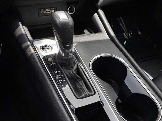 Photo of 2022 Silver Nissan Altima