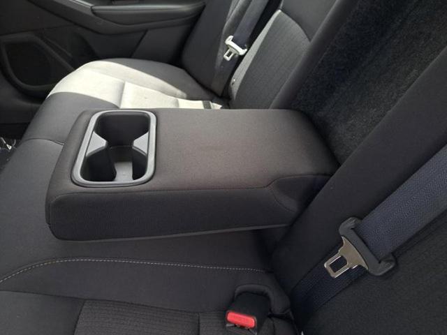 Photo of 2022 Silver Nissan Altima