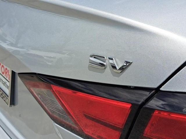 Photo of 2022 Silver Nissan Altima