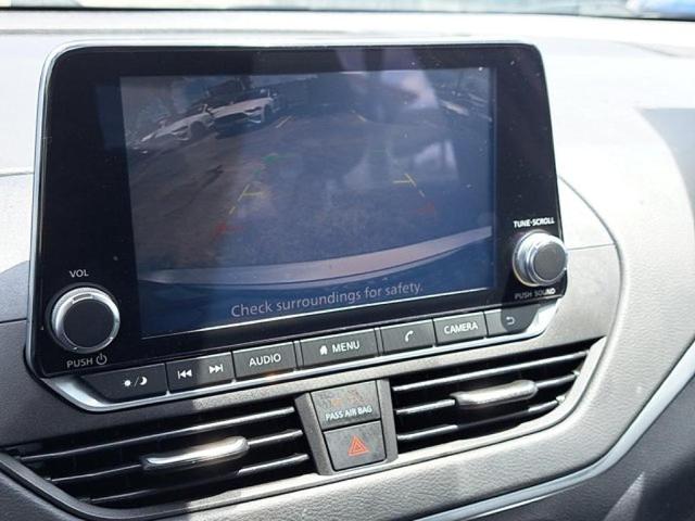 Photo of 2022 Silver Nissan Altima