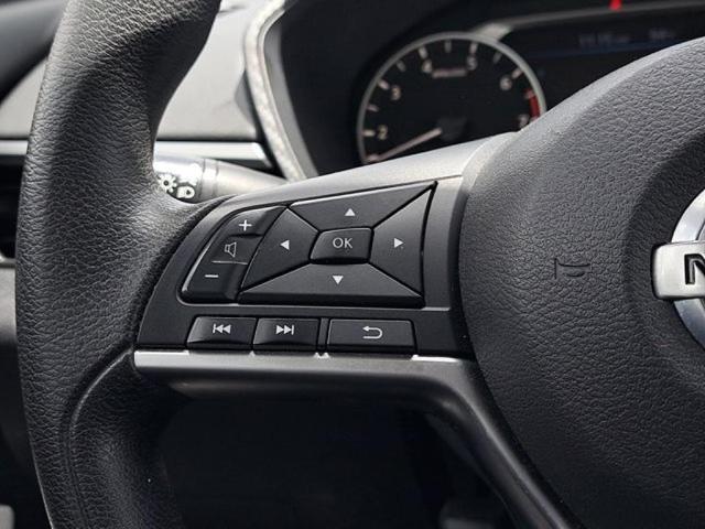 Photo of 2022 Silver Nissan Altima