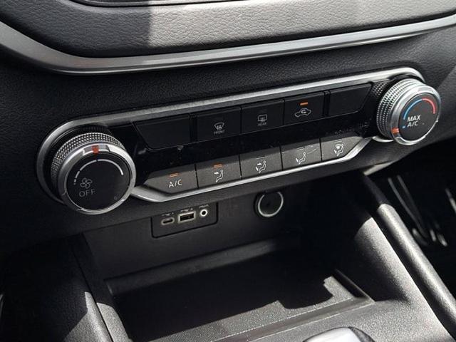 Photo of 2022 Silver Nissan Altima