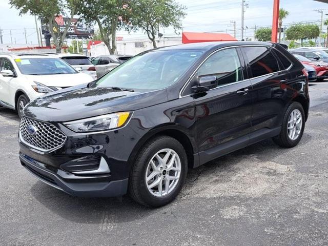 Photo of 2023 Black Ford Edge