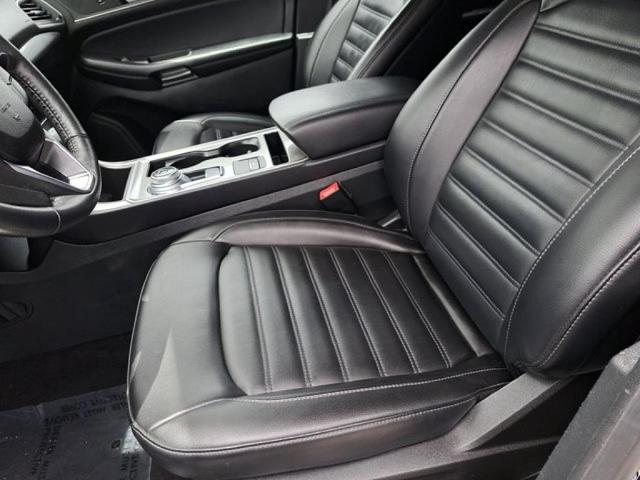 Photo of 2023 Black Ford Edge