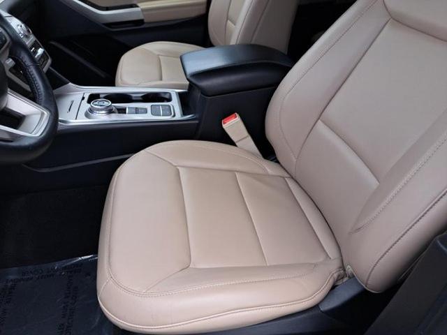 Photo of 2023 White Ford Explorer