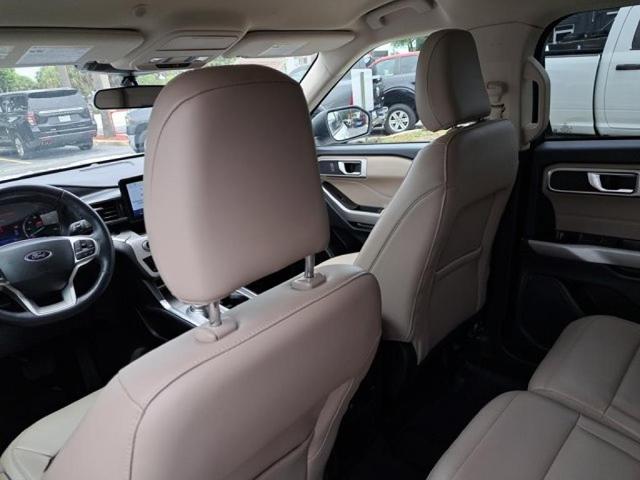 Photo of 2023 White Ford Explorer