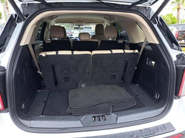 Photo of 2023 White Ford Explorer