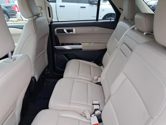 Photo of 2023 White Ford Explorer
