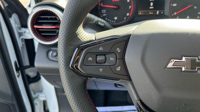 Photo of 2025 Summit White Chevrolet Trax