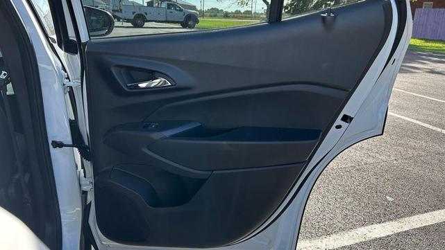 Photo of 2025 Summit White Chevrolet Trax