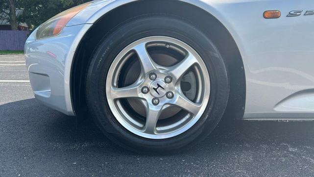 Photo of 2002 Sebring Silver Metallic Honda S2000