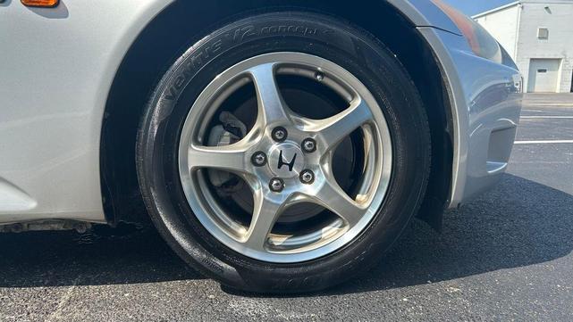 Photo of 2002 Sebring Silver Metallic Honda S2000