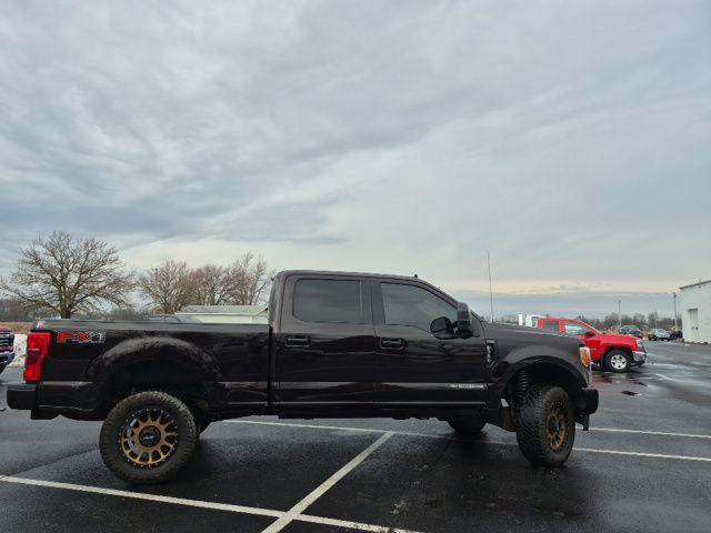 Photo of 2019 Magma Red Ford F-350