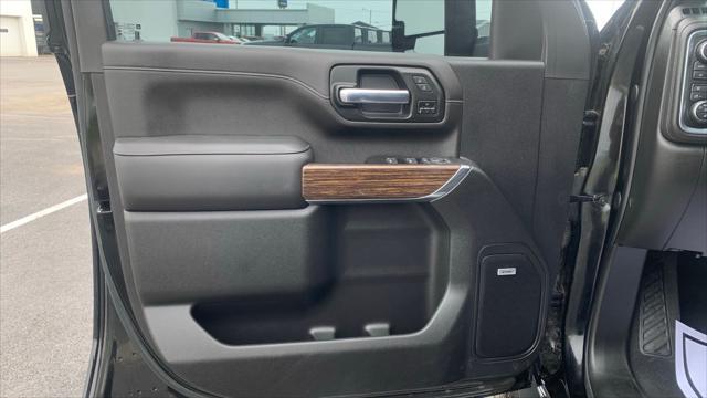 Photo of 2022 Black Chevrolet Silverado 2500