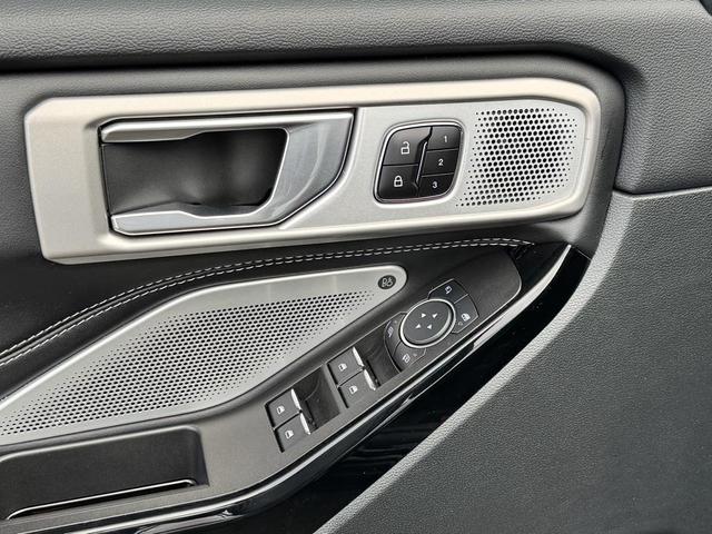 Photo of 2023 Agate Black Metallic Ford Explorer