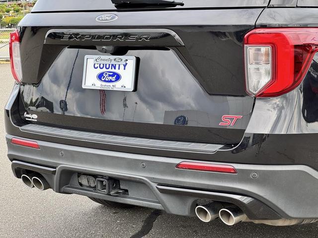 Photo of 2023 Agate Black Metallic Ford Explorer