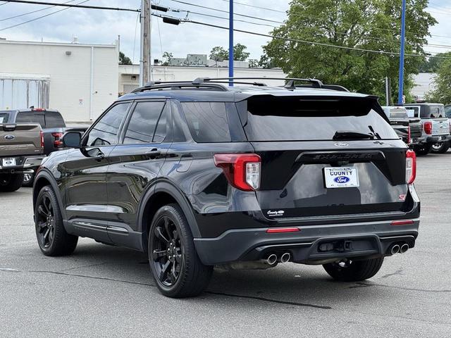 Photo of 2023 Agate Black Metallic Ford Explorer