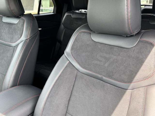 Photo of 2025 Vapor Blue Metallic Ford Explorer