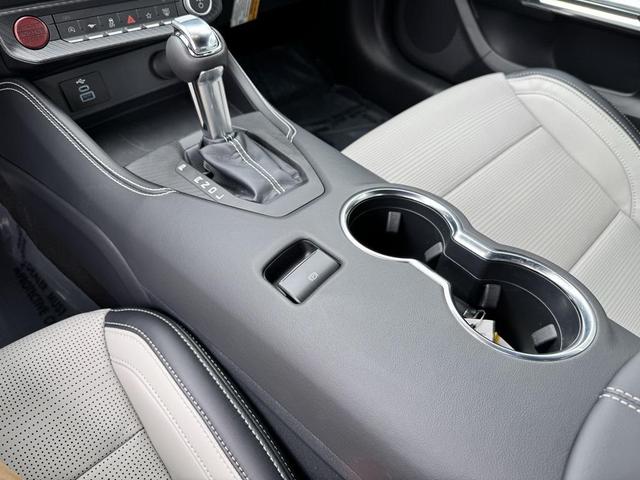 Photo of 2025 Iconic Silver Metallic Ford Mustang