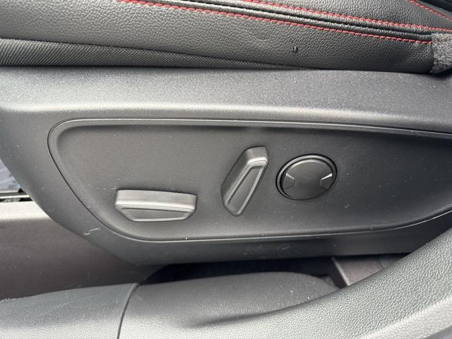 Photo of 2025 White Metallic Ford Escape