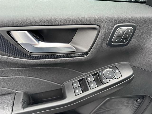 Photo of 2025 White Metallic Ford Escape