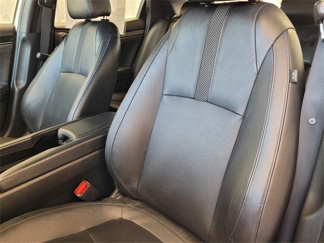 Photo of 2020 White Honda Civic